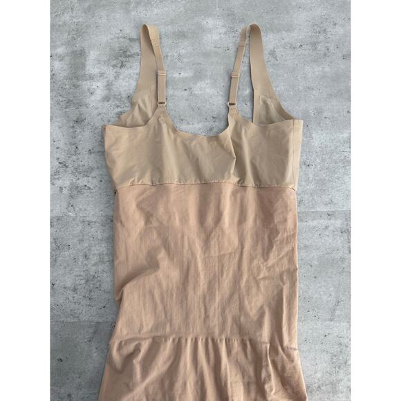 Spanx shapewear slip dress size large nude/tan tone mid-thigh length - Picture 7 of 8